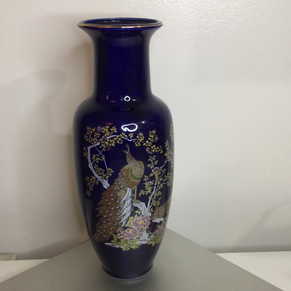 Beautiful Vintage Cobalt Blue Japanese Peacock Vase - Picture 1 of 6